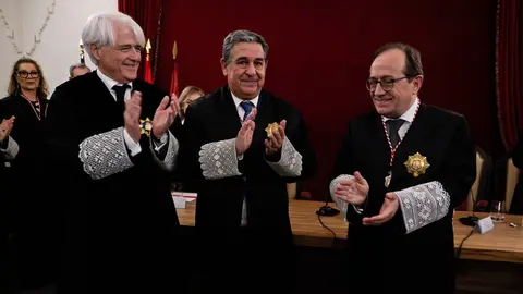 Fernando Rodríguez Santocildes toma posesión como presidente de la abogacía de Castilla y León.