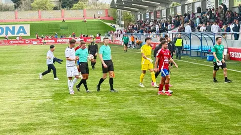 Nueva cita comprometida para la Cultural, esta vez en el siempre difícil campo del Tarazona. Fotos de Carlos García.
