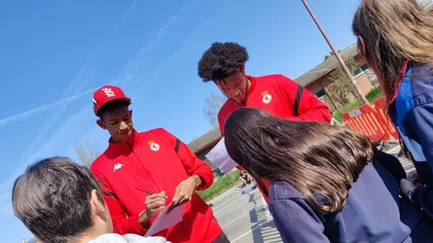 Cultural y Deportiva Leonesa y Cultural Baloncesto, entre otros clubes de la ciudad, participaron en las actividades deportivas del Tour del Talento en León.