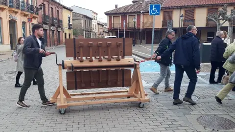 Matracas utilizadas en el Rito de Tinieblas. Fotos: Ayuntamiento de Mansilla de las Mulas.