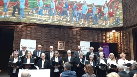 Coro de Santa María en el Rito de Tinieblas. Fotos: Ayuntamiento de Mansilla de las Mulas.