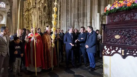 Procesión del Domingo de Ramos en Salamanca. Asisten, el presidente del Partido Popular, Alberto Núñez Feijóo, y el presidente de la Junta, Alfonso Fernández Mañueco. Fotos: Jesús Formigo.