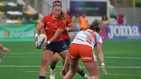 Las Leonas durante su encuentro contra Países Bajos en el que consiguieron el liderato europeo.  Fotos: Federación Española de Rugby.