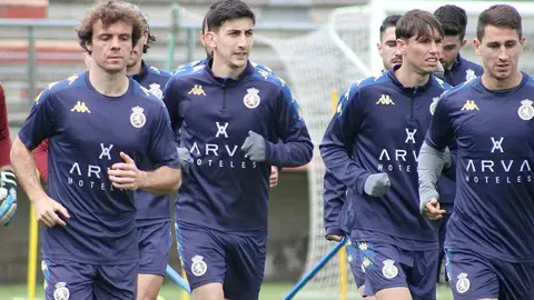 La plantilla de la Cultural, este lunes, en su regreso a los entrenamientos. Fotos: CyDLeonesa