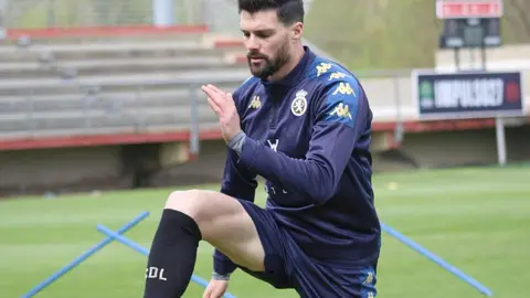 La plantilla de la Cultural, este lunes, en su regreso a los entrenamientos. Fotos: CyDLeonesa