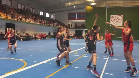 Santa María del Páramo celebra una edición del Torneo Alevín de Minibasket con 100 jugadoras.