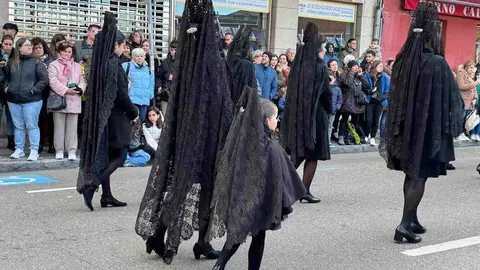 Desde la Iglesia de Santa Nonia ha partido la emotiva procesión del Dolor de Nuestra Madre, organizada por la Cofradía de Nuestra Señora de Angustias y Soledad. Es uno de los cortejos más entrañables y familiares de la Semana Santa leonesa. Fotos: Silvia García