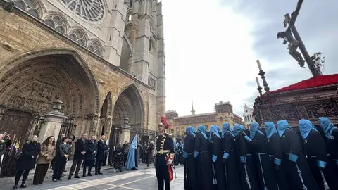 Procesión del Santo Cristo de la Bienaventuranza este Jueves Santo en León. Foto: Ayuntamiento de León.