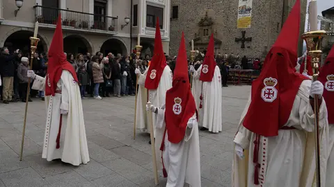 Procesión de la Santa Cena con la liberación de un preso. Foto: César Sánchez.