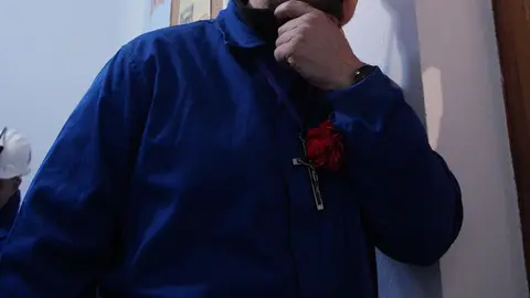 La Hermandad del Cristo de los Mineros de Caboalles de Abajo, en el municipio de Villablino (León), celebra su procesión, con la entrada del Cristo al Pozo María y recuerdo a los cinco mineros fallecidos en el accidente en la mina de Cerredo (Asturias). Foto: César Sánchez.