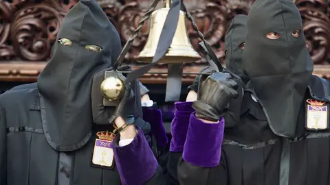 Celebración de la Procesión del Santo Entierro, organizada por la Real Cofradía Santísimo Sacramento de Minerva y La Santa Vera Cruz, en la que participan diferentes autoridades. Foto: Campillo.