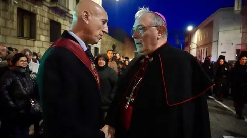 Celebración de la Procesión del Santo Entierro, organizada por la Real Cofradía Santísimo Sacramento de Minerva y La Santa Vera Cruz, en la que participan diferentes autoridades. Foto: Campillo.