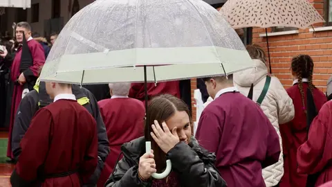 Celebración del acto del Desenclavo de Cristo tras la suspensión de la procesión organizada por la Cofradía del Santo Cristo del Desenclavo. Foto Campillo.
