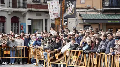 Acto central de la Procesión del Encuentro organizada por la Real Hermandad de Jesús Divino Obrero. Foto: Campillo.