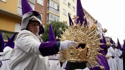 Acto central de la Procesión del Encuentro organizada por la Real Hermandad de Jesús Divino Obrero. Foto: Campillo.