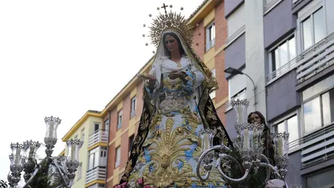 Acto central de la Procesión del Encuentro organizada por la Real Hermandad de Jesús Divino Obrero. Foto: Isaac Llamazares.