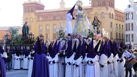 Acto central de la Procesión del Encuentro organizada por la Real Hermandad de Jesús Divino Obrero. Foto: Isaac Llamazares.