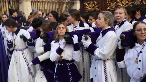 Acto central de la Procesión del Encuentro organizada por la Real Hermandad de Jesús Divino Obrero. Foto: Isaac Llamazares.