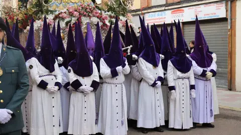 Acto central de la Procesión del Encuentro organizada por la Real Hermandad de Jesús Divino Obrero. Foto: Isaac Llamazares.