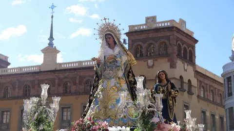 Acto central de la Procesión del Encuentro organizada por la Real Hermandad de Jesús Divino Obrero. Foto: Isaac Llamazares.