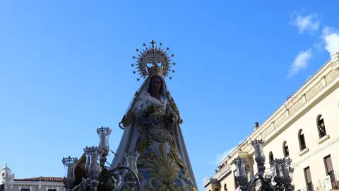 Acto central de la Procesión del Encuentro organizada por la Real Hermandad de Jesús Divino Obrero. Foto: Isaac Llamazares.