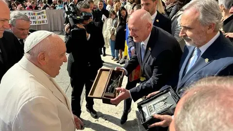Luto por la muerte del Papa Francisco, el pontífice que recibió a Cultural y Ponferradina (1)