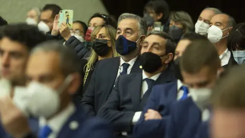 Luto por la muerte del Papa Francisco, el pontífice que recibió a Cultural y Ponferradina (13)