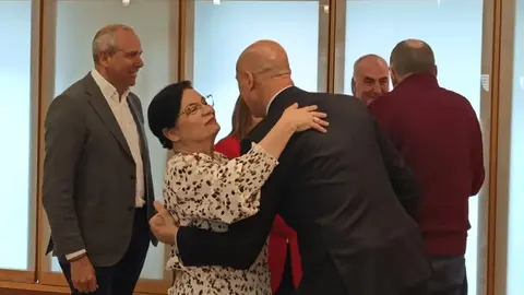 El alcalde de León, José Antonio Diez, participa en la presentación de los actos reivindicativos previstos para el 23 de abril junto al portavoz de la Unión del Pueblo Leonés, Eduardo López Sendino, y representantes de Conceyu País Llionés.