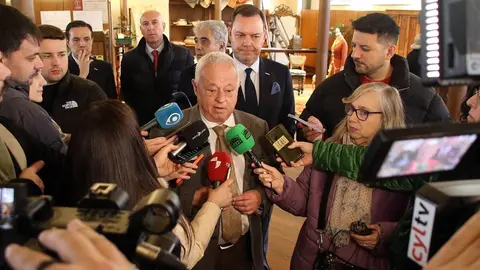 El consejero de Cultura, Turismo y Deporte, Gonzalo Santonja, visita el Museo Casa Botines Gaudí de León. Fotos: Peio García.
