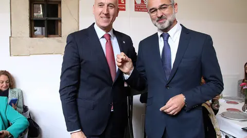 El director científico de Computación Cuántica de Google, Sergio Boixo recibe el premio Leonés del Año 2024. Fotos Peio García.