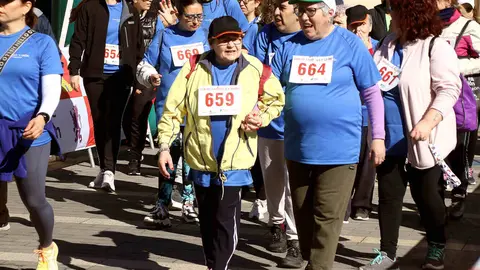 Una carrera y una marcha solidarias apoyan la labor de Asprona y Aspace. Fotos: Peio García