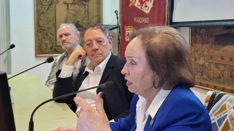 Isabel Cantón Mayo, Juan Carlos Mestre y Alfredo Álvarez Álvarez, durante la presentación.