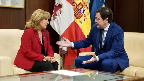 El presidente autonómico se reúne con Ana del Ser, recientemente nombrada presidenta del Alto Tribunal regional, para reafirmar la cooperación entre Gobierno y Justicia.