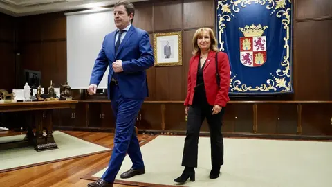 El presidente autonómico se reúne con Ana del Ser, recientemente nombrada presidenta del Alto Tribunal regional, para reafirmar la cooperación entre Gobierno y Justicia.