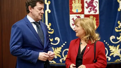 El presidente autonómico se reúne con Ana del Ser, recientemente nombrada presidenta del Alto Tribunal regional, para reafirmar la cooperación entre Gobierno y Justicia.