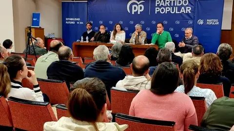 Reunión con Ester Muñoz en La Bañeza.