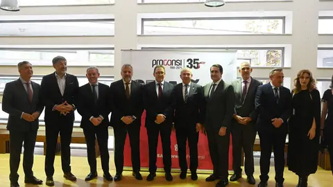 La empresa tecnológica Proconsi celebró este viernes una gala con motivo de su 35 aniversario que congregó a más de 700 personas en el Auditorio Ciudad de León entre autoridades, representantes empresariales, colaboradores y amigos que han acompañado a la compañía en su camino de más de tres décadas de innovación. Foto: Peio García