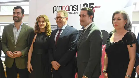 La empresa tecnológica Proconsi celebró este viernes una gala con motivo de su 35 aniversario que congregó a más de 700 personas en el Auditorio Ciudad de León entre autoridades, representantes empresariales, colaboradores y amigos que han acompañado a la compañía en su camino de más de tres décadas de innovación. Foto: Peio García