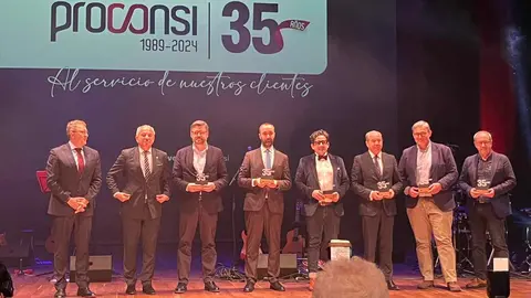 La empresa tecnológica Proconsi celebró este viernes una gala con motivo de su 35 aniversario que congregó a más de 700 personas en el Auditorio Ciudad de León entre autoridades, representantes empresariales, colaboradores y amigos que han acompañado a la compañía en su camino de más de tres décadas de innovación. Foto: Peio García