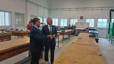 Nicanor Sen reafirma en el 50 aniversario del IES Vadinia de Cistierna el compromiso del Gobierno con la educación en las zonas rurales.