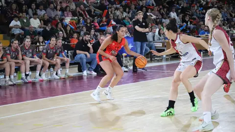 El Mipelletymas cierra temporada con un intenso partido en el Palacio ante el líder, el Bosonit Unibasket (62-64). Fotos: Isaac Llamazares