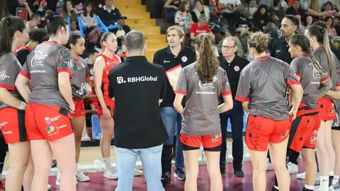 El Mipelletymas cierra temporada con un intenso partido en el Palacio ante el líder, el Bosonit Unibasket (62-64). Fotos: Isaac Llamazares