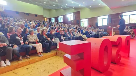 Celebración del XV Congreso Provincial del PSOE de León, con las intervenciones de Juan Francisco Serrano, diputado y secretario adjunto de organización del PSOE; la vicesecretaria del PSCyL, Nuria Rubio; el secretario general del PSOE de León, Javier Alfonso Cendón, el delegado del Gobierno, Nicanor Sen, el subdelegado del Gobierno, Héctor Alaiz y el presidente de la Diputación, Gerardo Álvarez Courel.