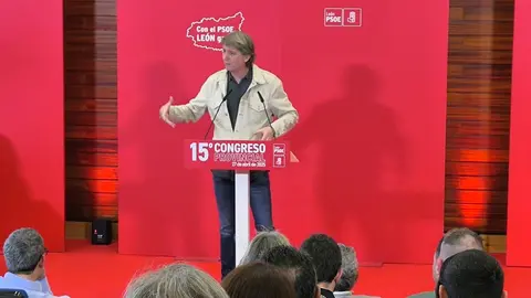 Carlos Martínez durante el XV Congreso Provincial del PSOE en León.