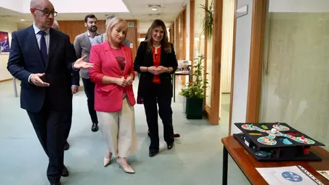 La consejera de Industria, Comercio y Empleo, Leticia García, y la de Educación, Rocío Lucas, presiden el acto de entrega de los Premios del Concurso Escolar de Prevención de Riesgos Laborales. Foto: Campillo.