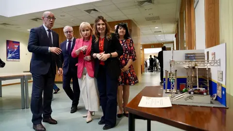La consejera de Industria, Comercio y Empleo, Leticia García, y la de Educación, Rocío Lucas, presiden el acto de entrega de los Premios del Concurso Escolar de Prevención de Riesgos Laborales. Foto: Campillo.