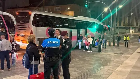 Más de 600 pasajeros rescatados en León, 115 patrullas de la Guardia Civil activas, un helicóptero, la UME y numerosas atenciones asistenciales. Intensa actividad de los servicios de seguridad a nivel nacional y local.