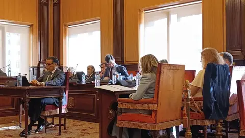 El Ayuntamiento de León ha aprobado en el Pleno celebrado este miércoles una modificación presupuestaria para dar cumplimiento a una sentencia condenatoria que le obliga a abonar 1.304.187,67 euros a la junta de compensación del Polígono de La Lastra. Fotos: Isabel Alonso