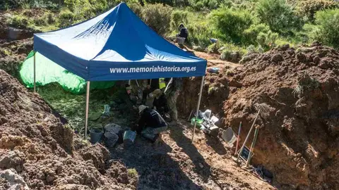 Exhumación realizada en la localidad de Sena de Luna (7)