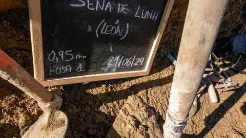 Exhumación realizada en la localidad de Sena de Luna (49)